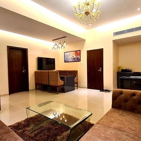 Galaxy Club & Hotel Bijāpur エクステリア 写真