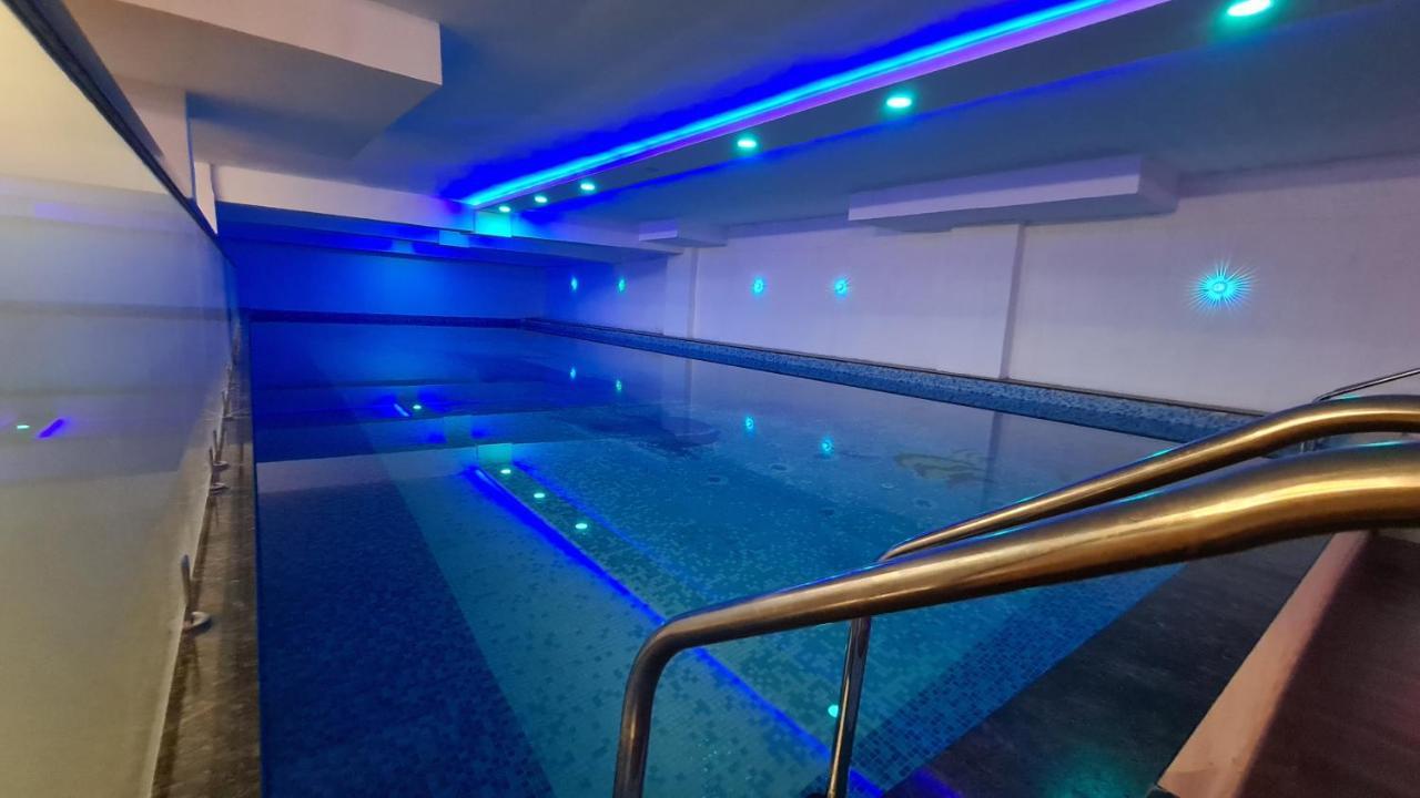 Galaxy Club & Hotel Bijāpur エクステリア 写真
