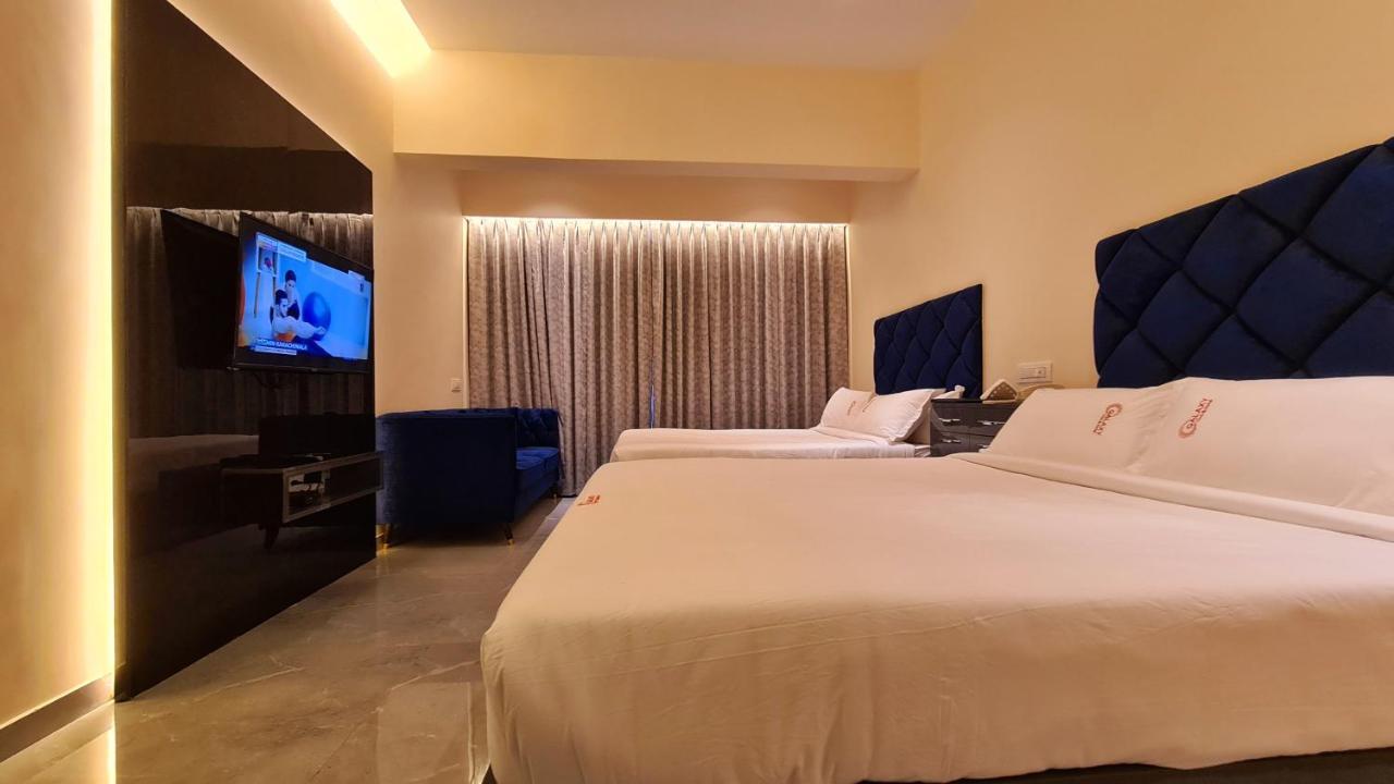 Galaxy Club & Hotel Bijāpur エクステリア 写真
