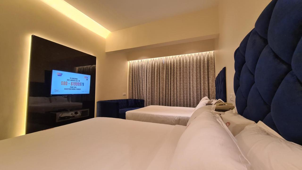 Galaxy Club & Hotel Bijāpur エクステリア 写真