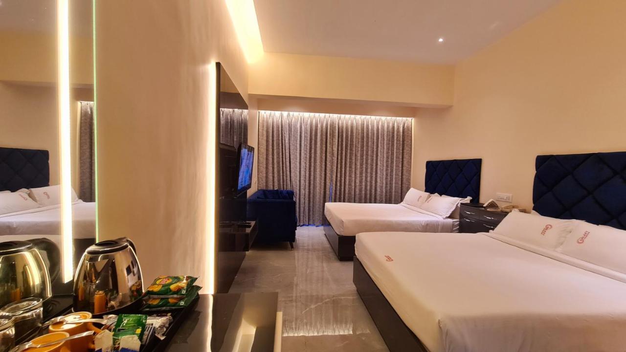 Galaxy Club & Hotel Bijāpur エクステリア 写真